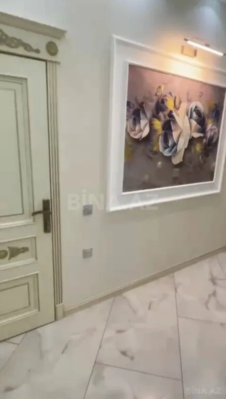 Satılır 4 otaqlı mənzil 200 m²