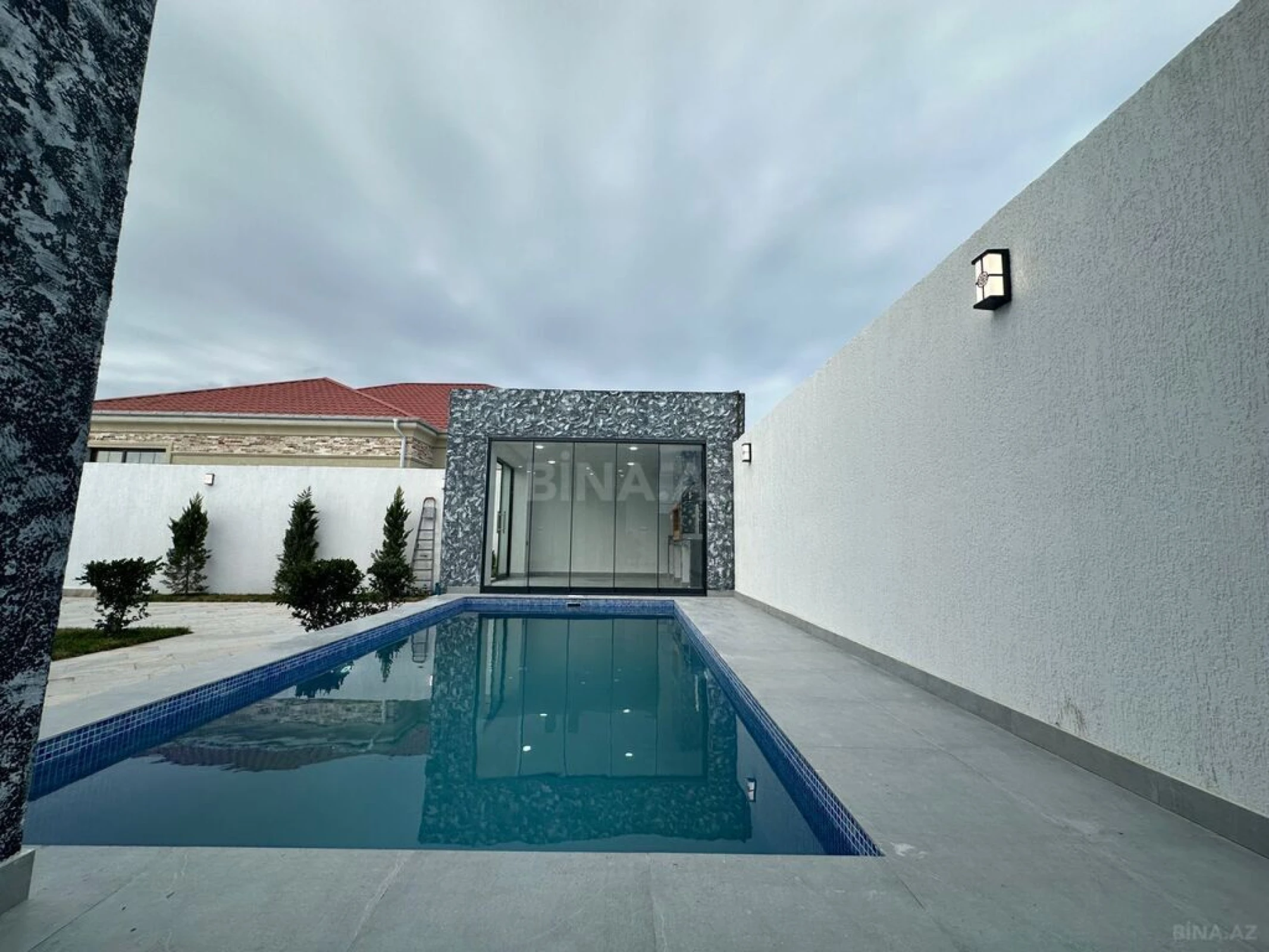 Satılır 4 otaqlı həyət evi 180 m²