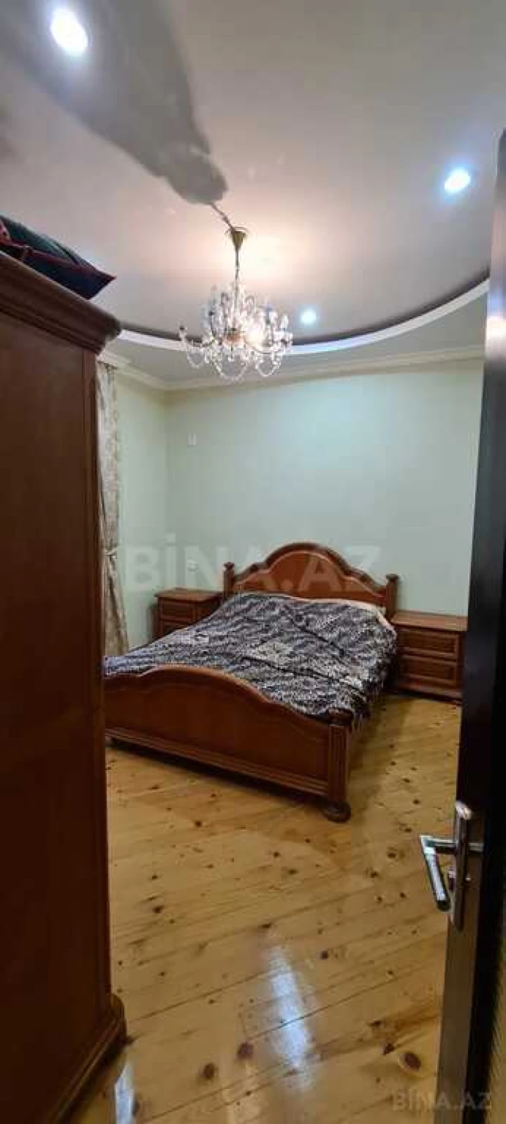 Satılır 6 otaqlı həyət evi 380 m²