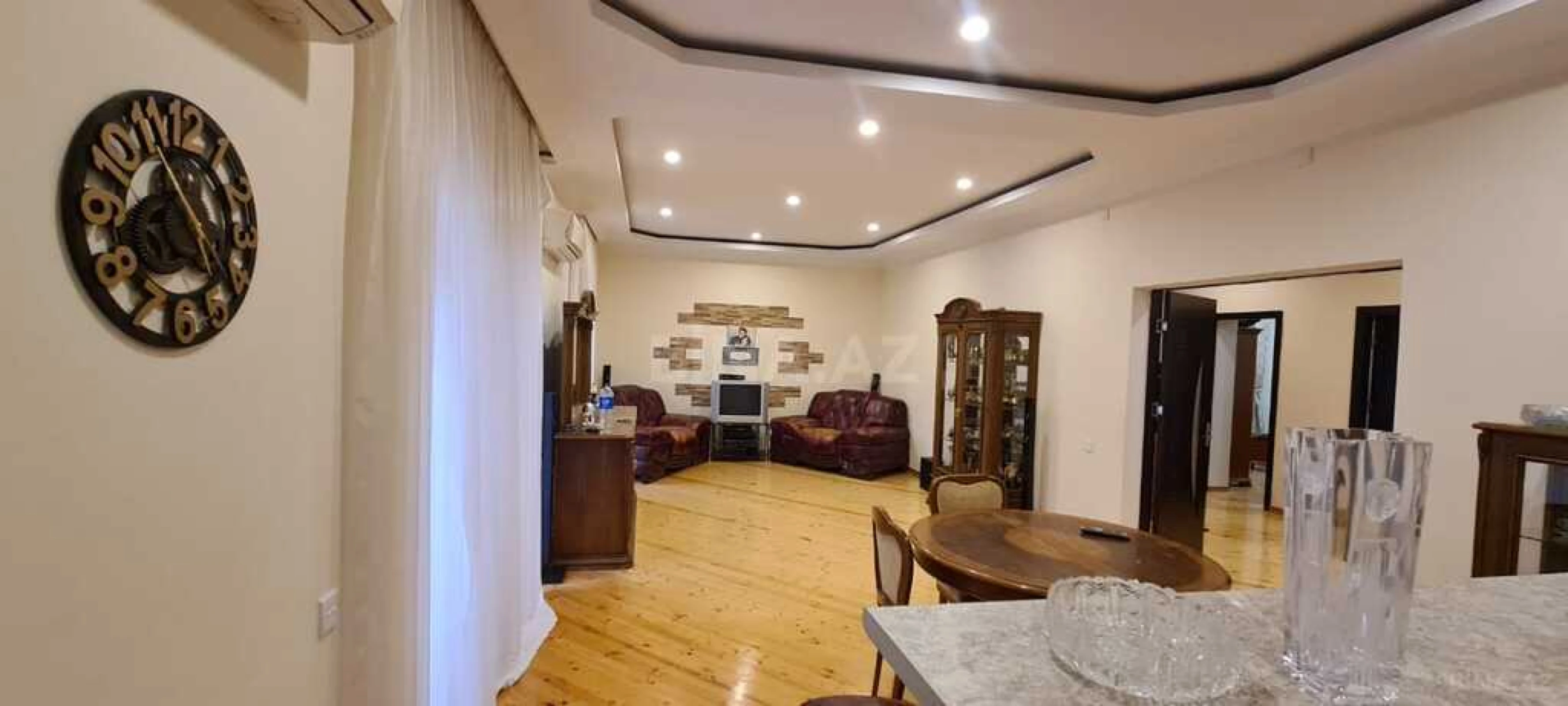 Satılır 6 otaqlı həyət evi 380 m²