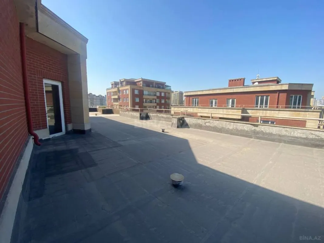 Satılır 5 otaqlı mənzil 420 m²