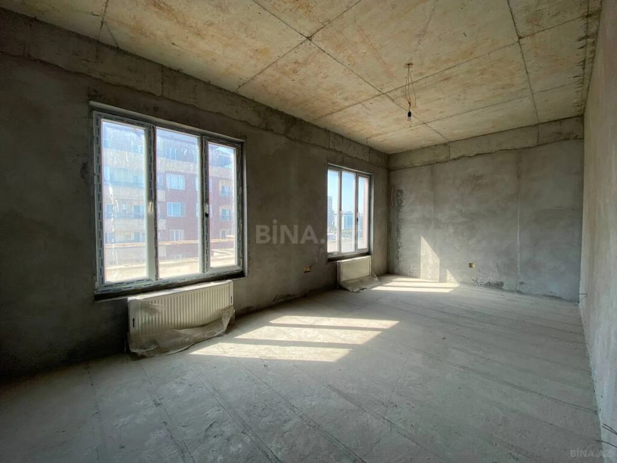 Satılır 5 otaqlı mənzil 420 m²