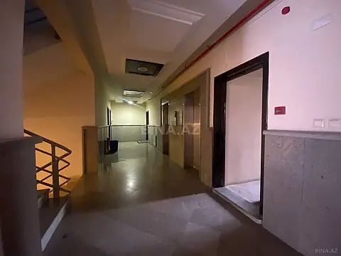 Satılır 5 otaqlı mənzil 420 m²