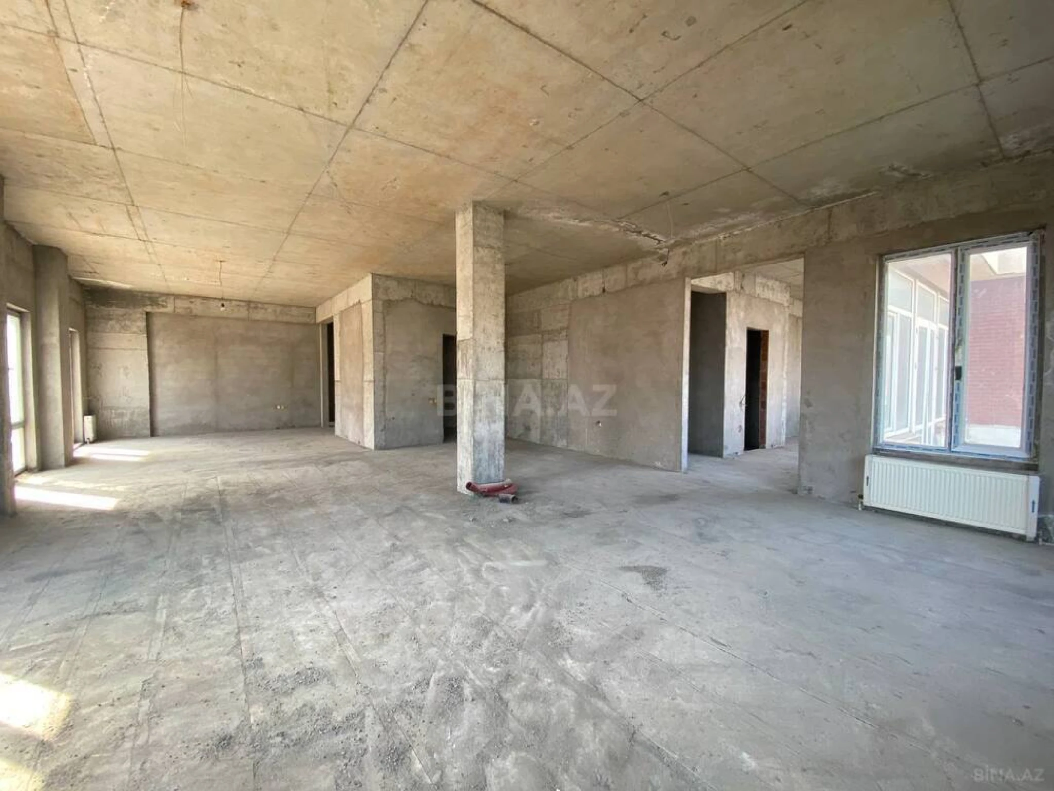 Satılır 5 otaqlı mənzil 420 m²