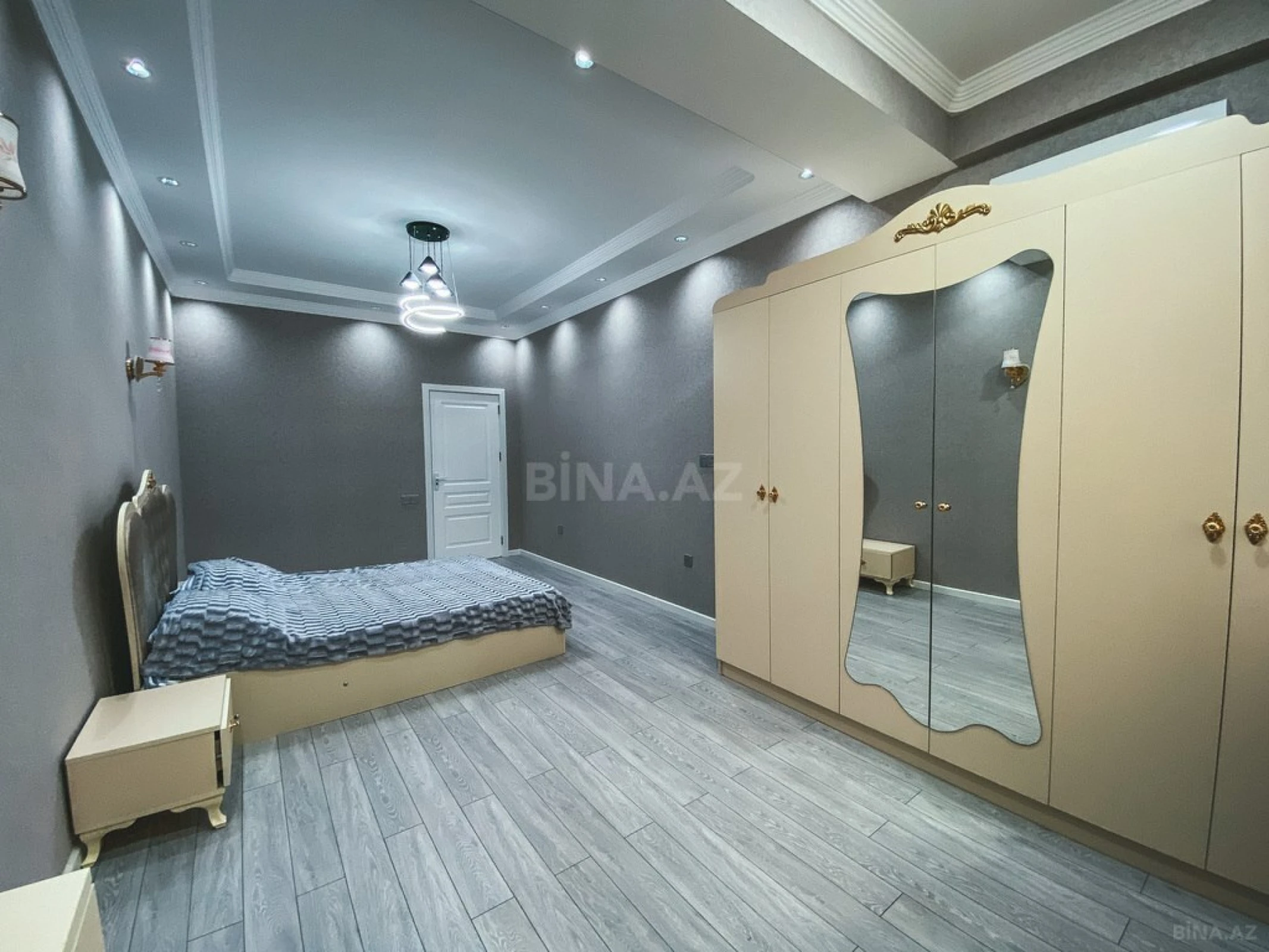 Kirayə verilir 2 otaqlı mənzil 94 m²
