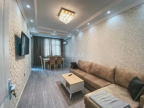 Kirayə verilir 2 otaqlı mənzil 94 m²