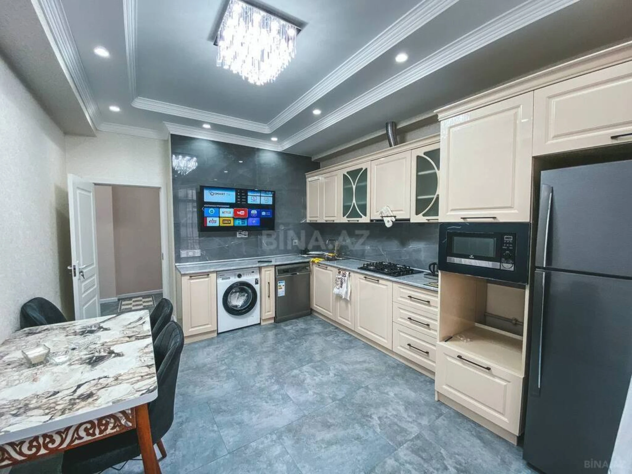 Kirayə verilir 2 otaqlı mənzil 94 m²