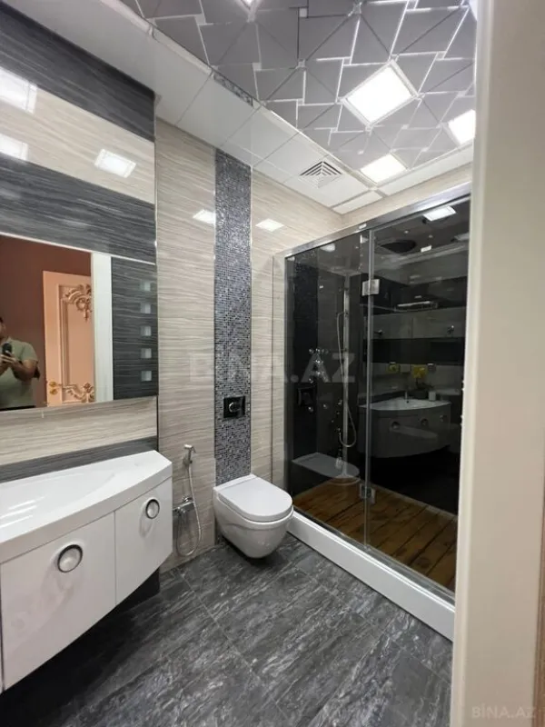 Satılır 5 otaqlı mənzil 285 m²