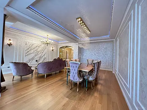 Satılır 5 otaqlı mənzil 285 m²