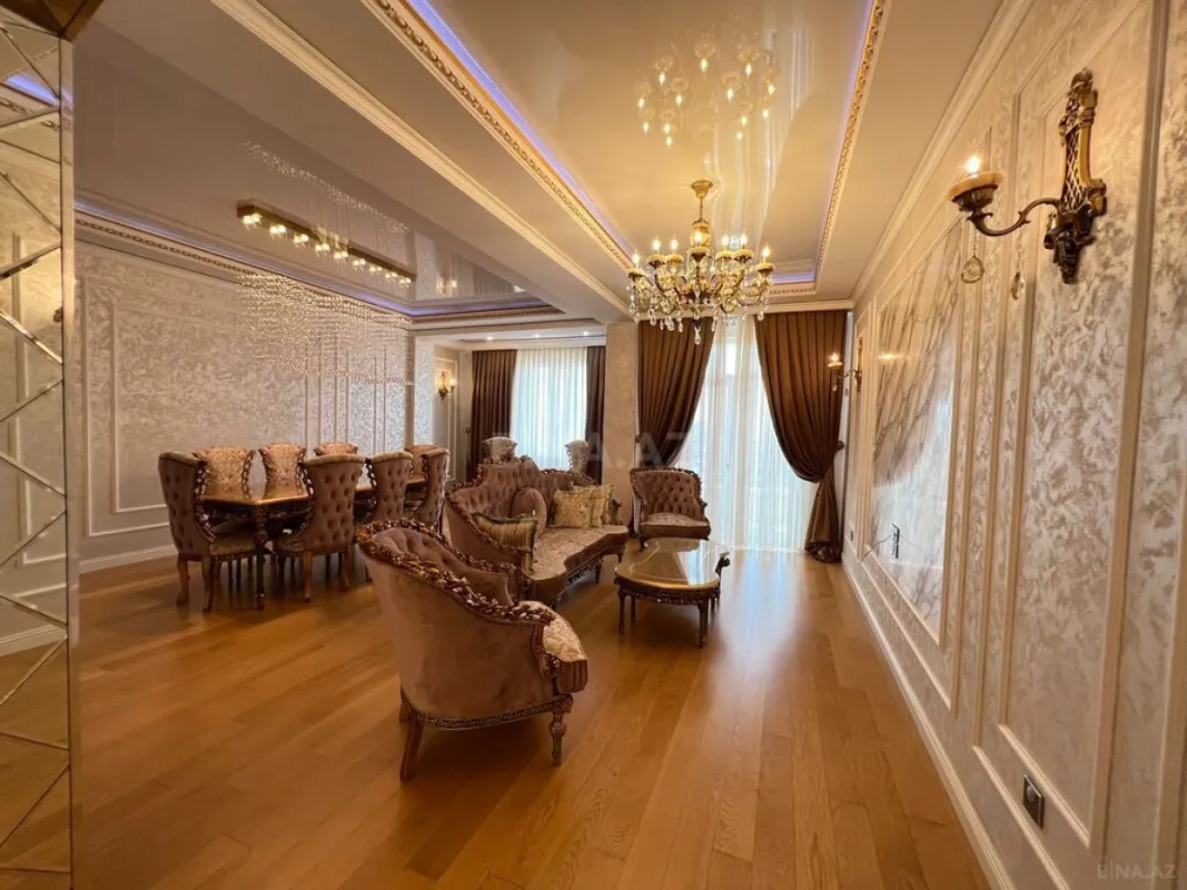 Satılır 5 otaqlı mənzil 285 m²