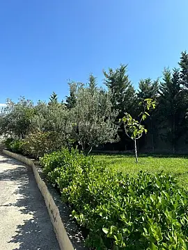 Satılır 10 otaqlı həyət evi 585 m²