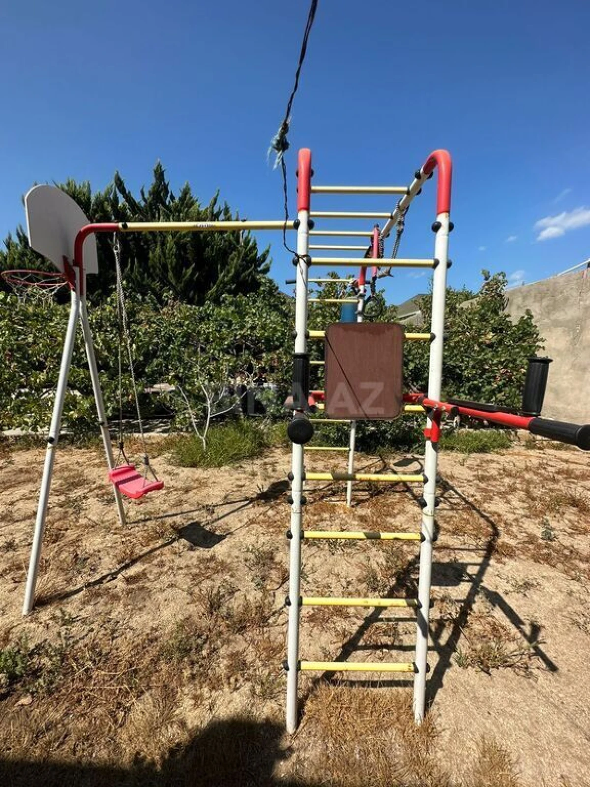 Satılır 10 otaqlı həyət evi 585 m²