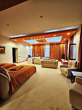 Satılır 10 otaqlı həyət evi 1500 m²