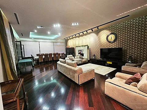 Satılır 10 otaqlı həyət evi 1500 m²