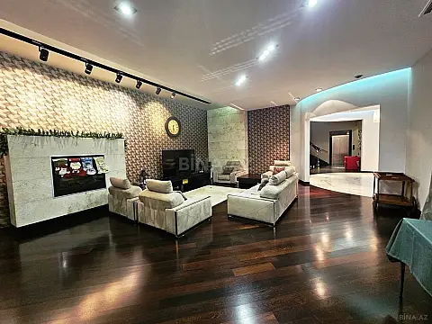 Satılır 10 otaqlı həyət evi 1500 m²