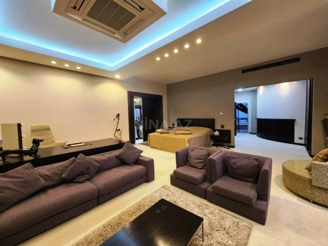 Satılır 10 otaqlı həyət evi 1500 m²