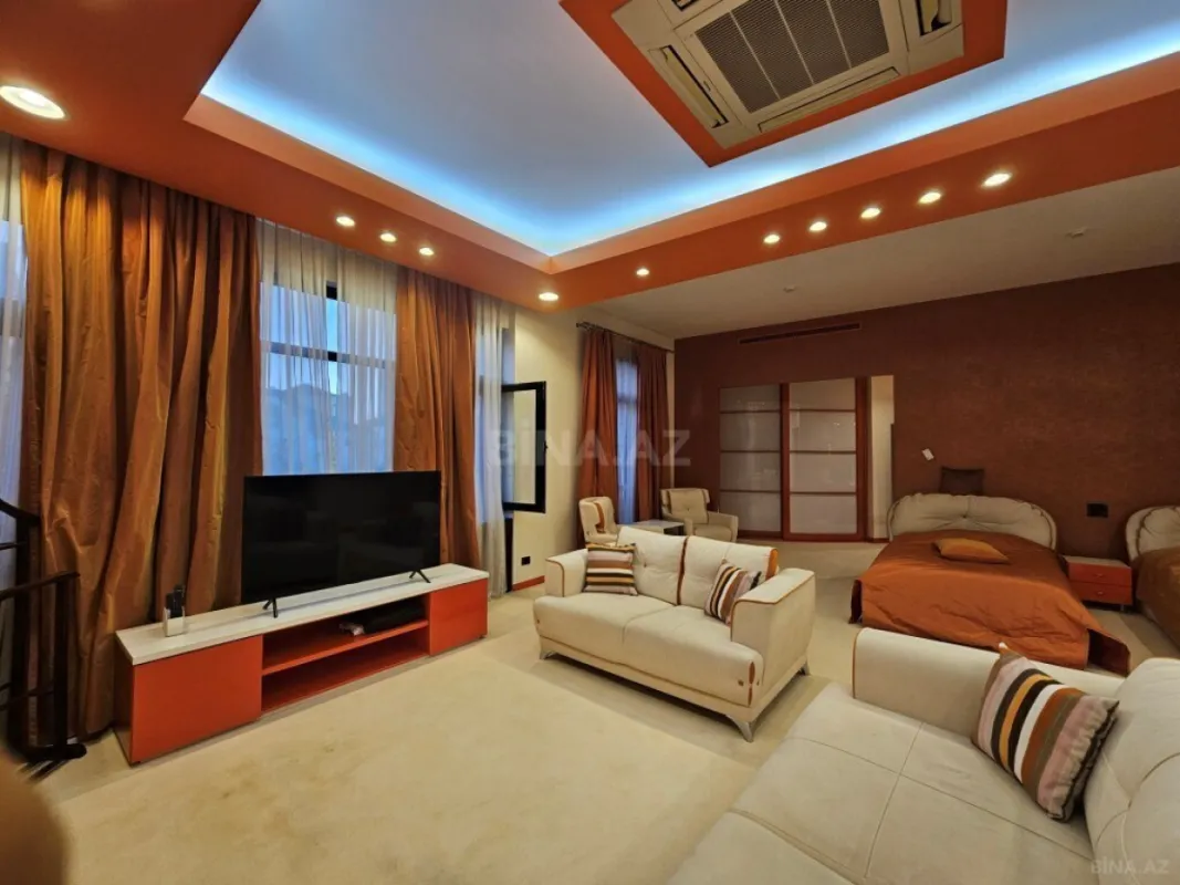 Satılır 10 otaqlı həyət evi 1500 m²