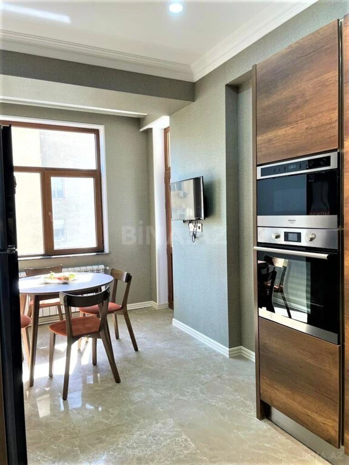 Satılır 5 otaqlı mənzil 220.5 m²