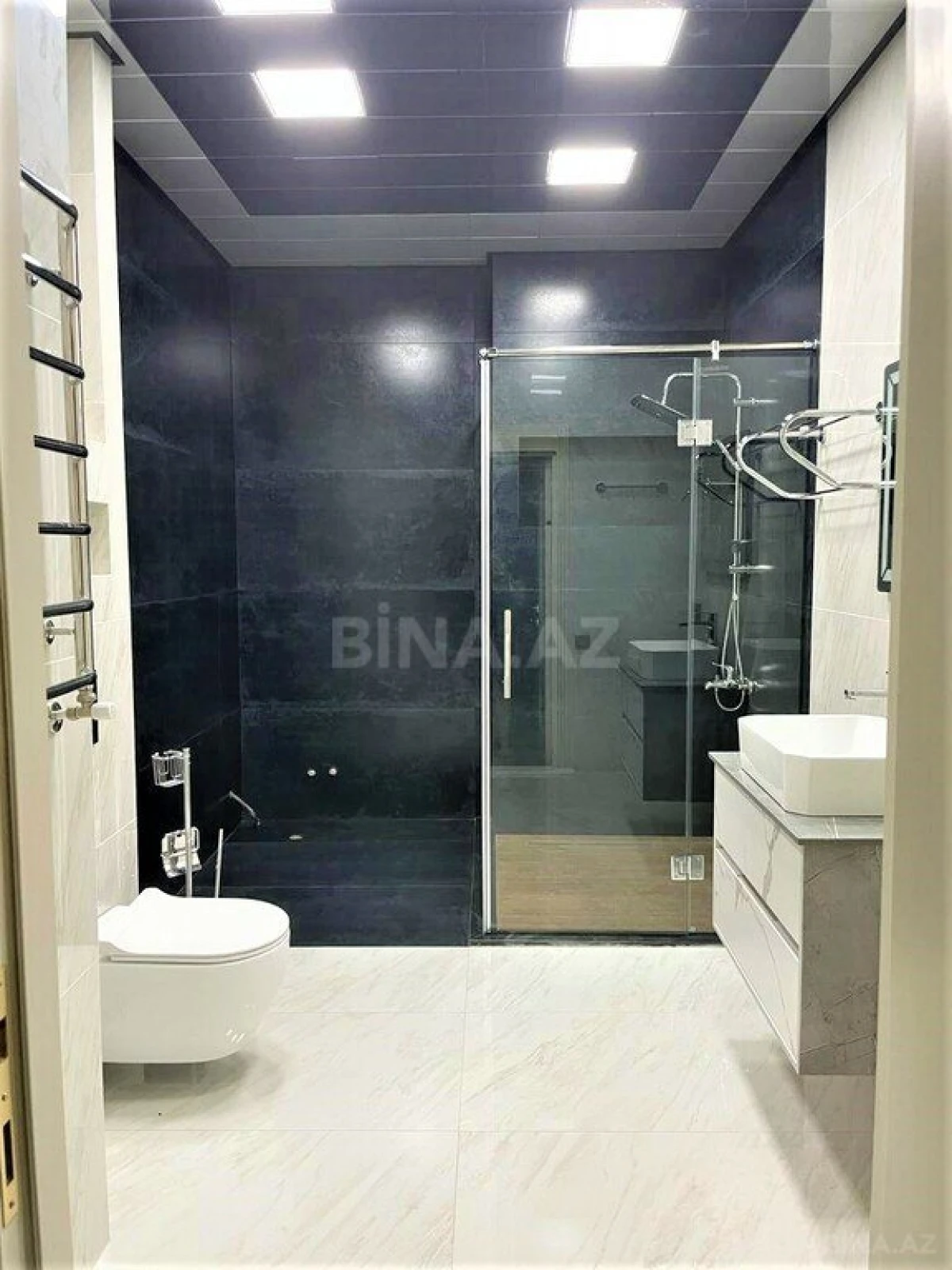 Satılır 5 otaqlı mənzil 220.5 m²
