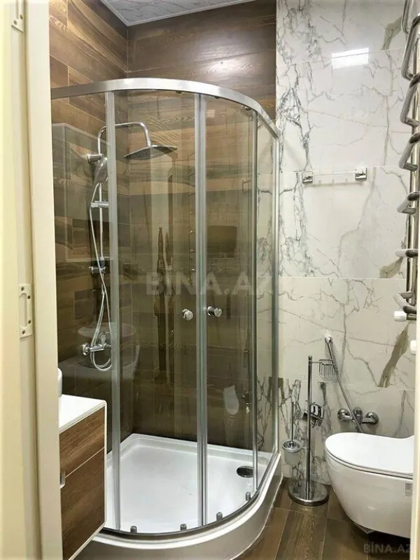 Satılır 5 otaqlı mənzil 220.5 m²