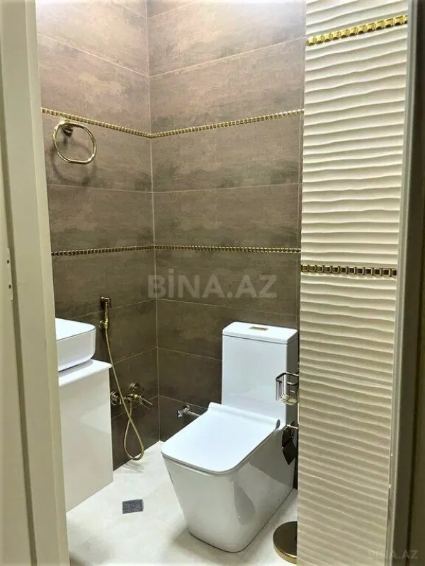 Satılır 5 otaqlı mənzil 220.5 m²