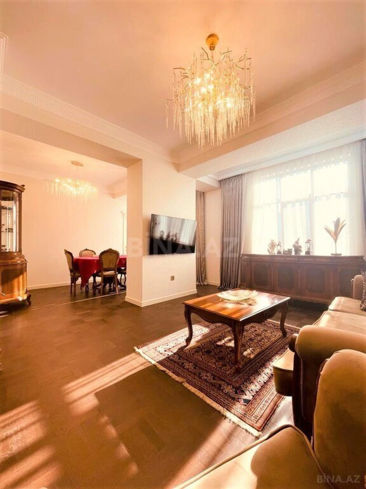 Satılır 5 otaqlı mənzil 220.5 m²