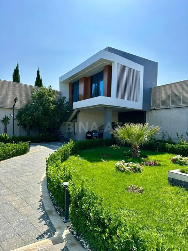 Satılır 6 otaqlı həyət evi 380 m²