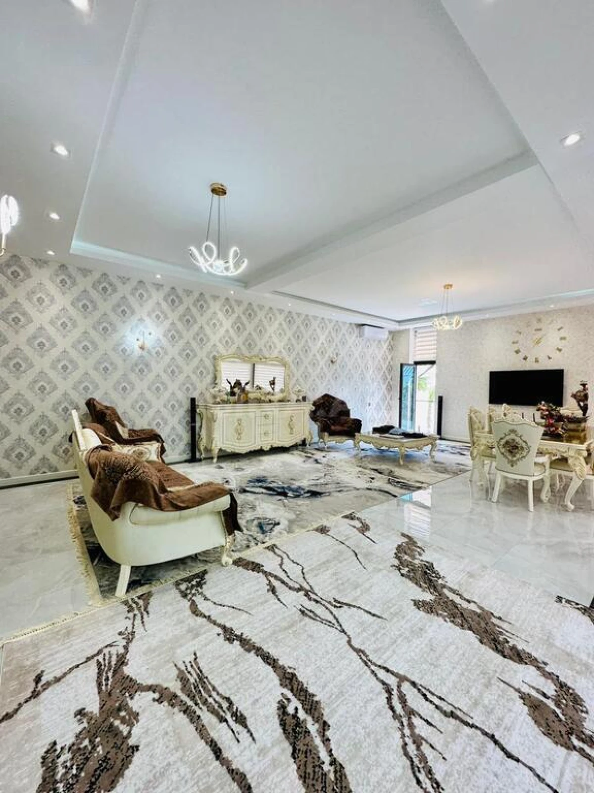 Satılır 6 otaqlı həyət evi 380 m²