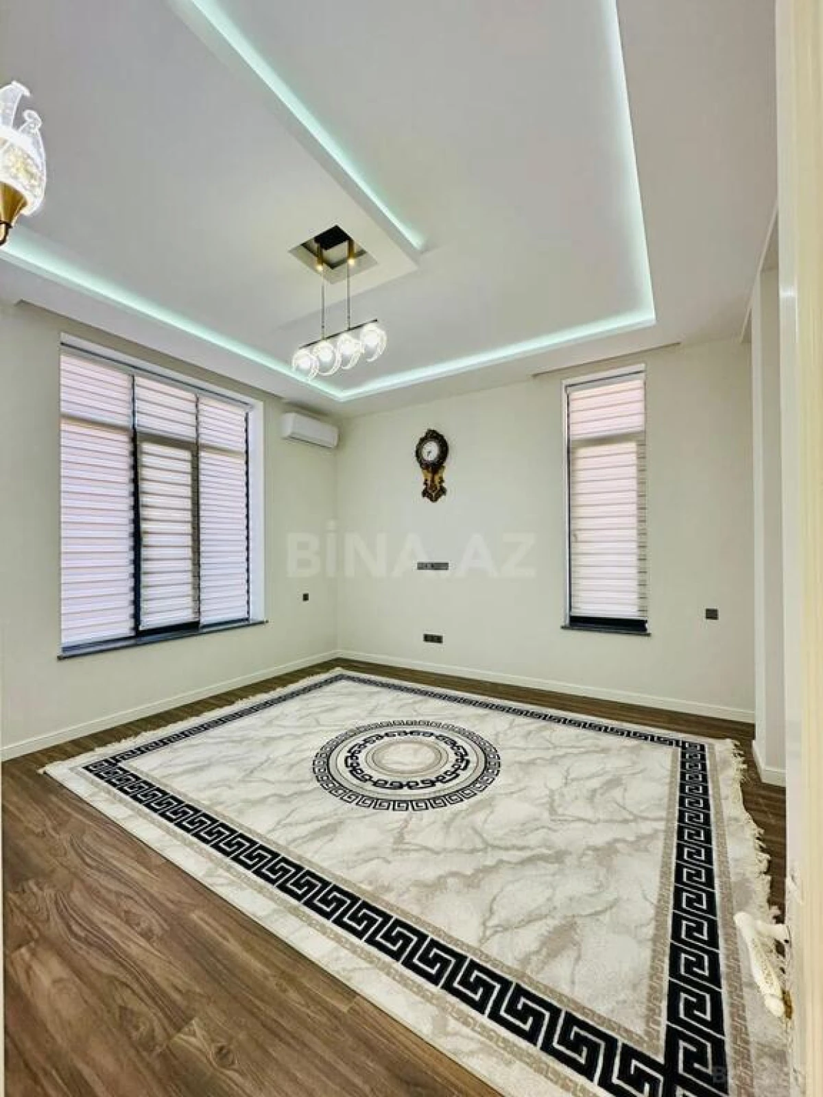 Satılır 6 otaqlı həyət evi 380 m²
