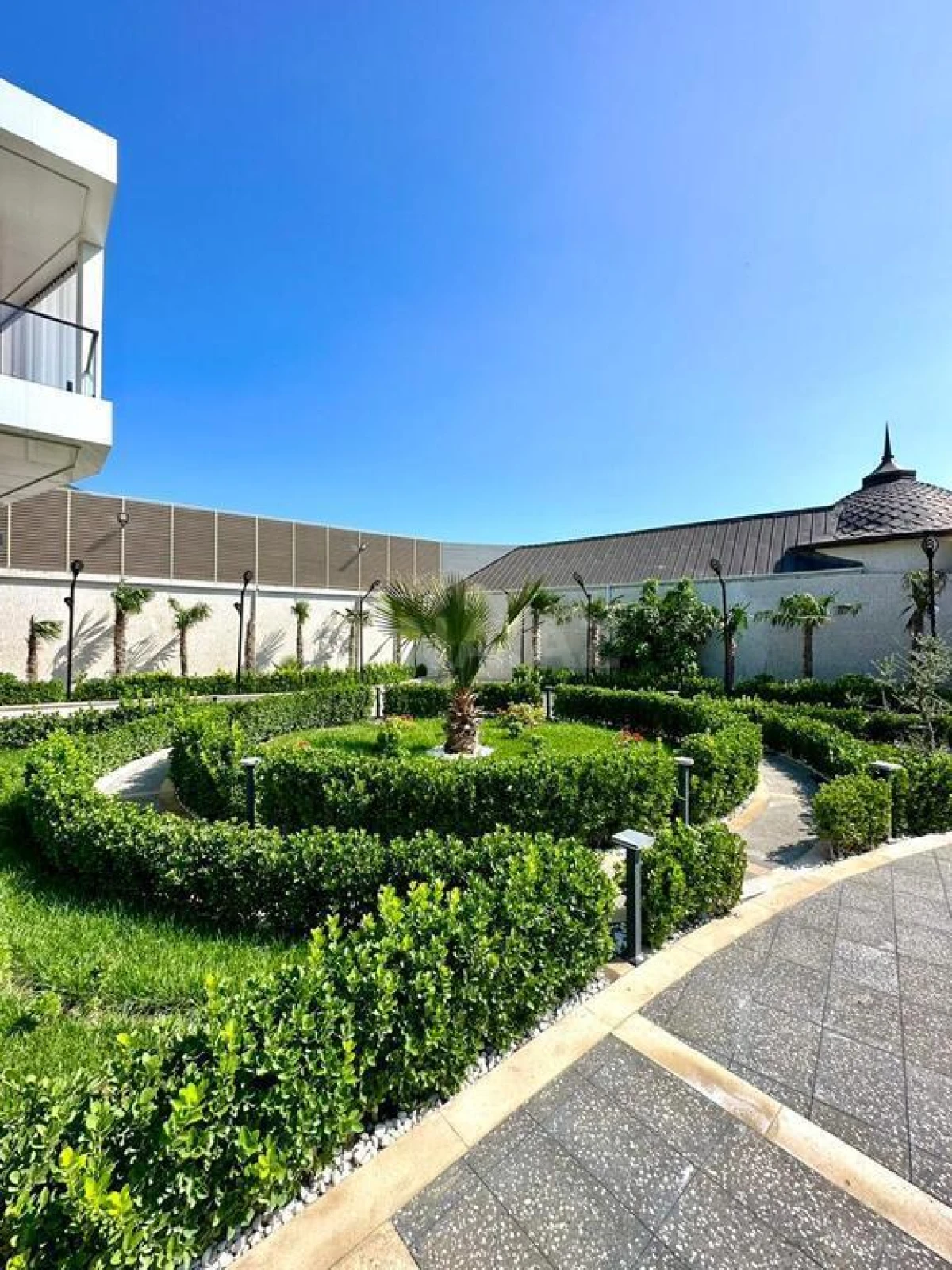 Satılır 6 otaqlı həyət evi 380 m²