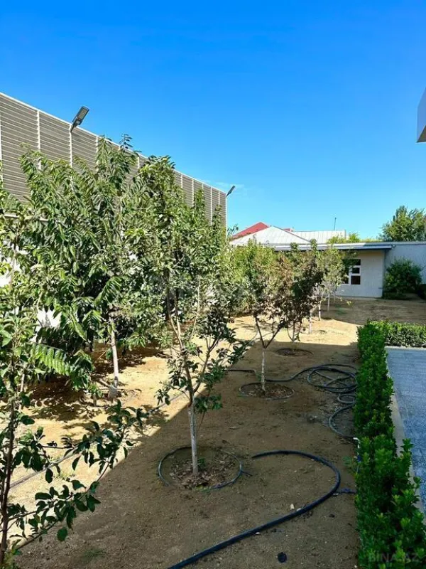 Satılır 6 otaqlı həyət evi 380 m²