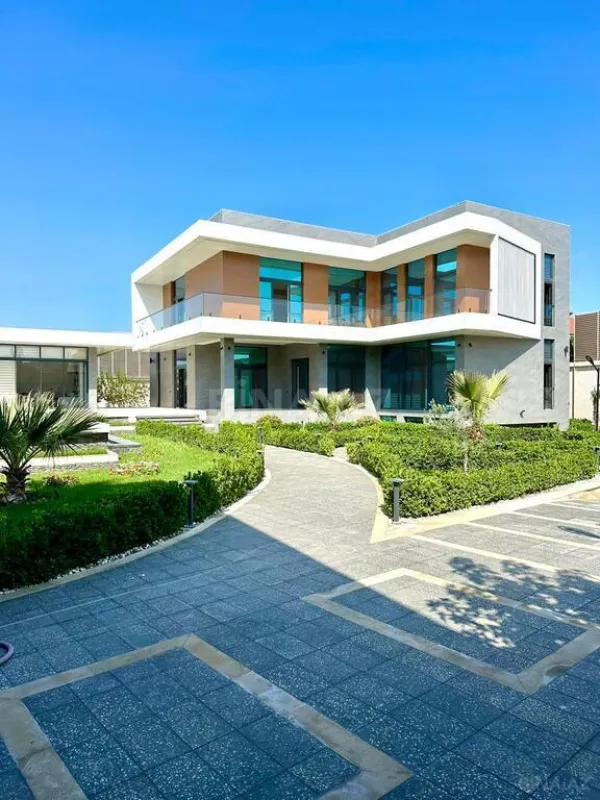 Satılır 6 otaqlı həyət evi 380 m²