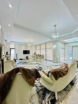 Satılır 6 otaqlı həyət evi 380 m²