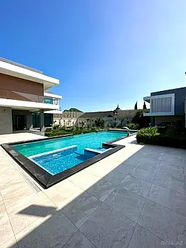 Satılır 6 otaqlı həyət evi 380 m²