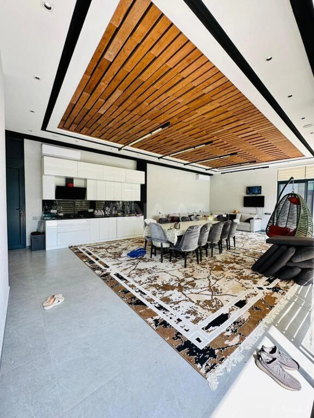 Satılır 6 otaqlı həyət evi 380 m²