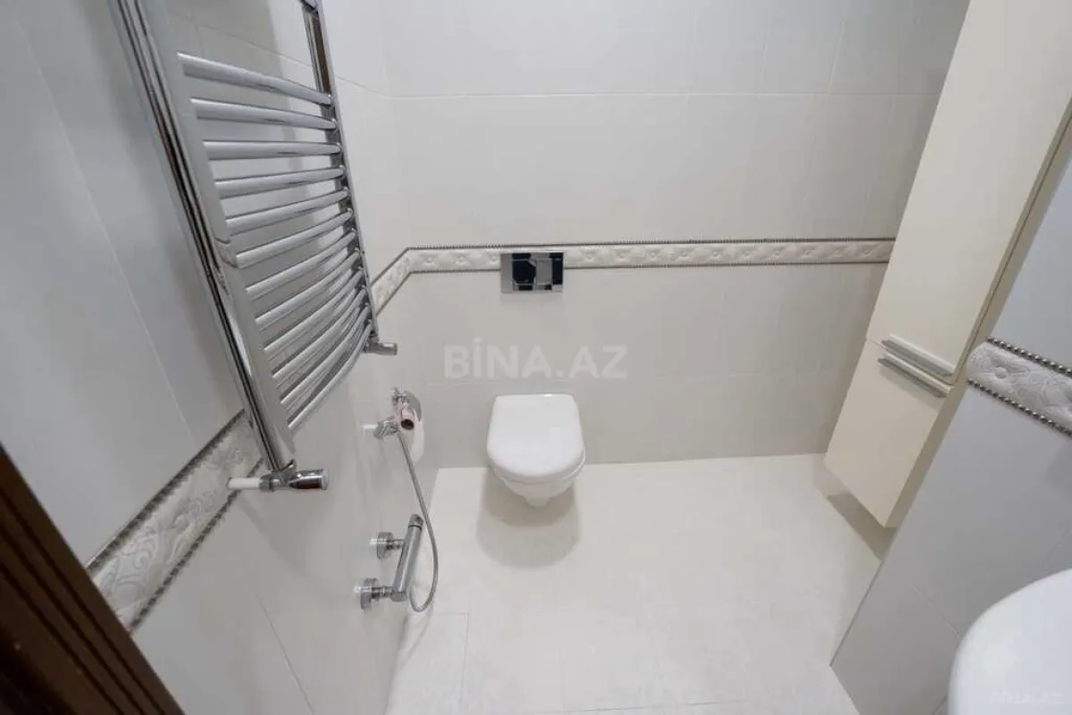Satılır 11 otaqlı həyət evi 398 m²