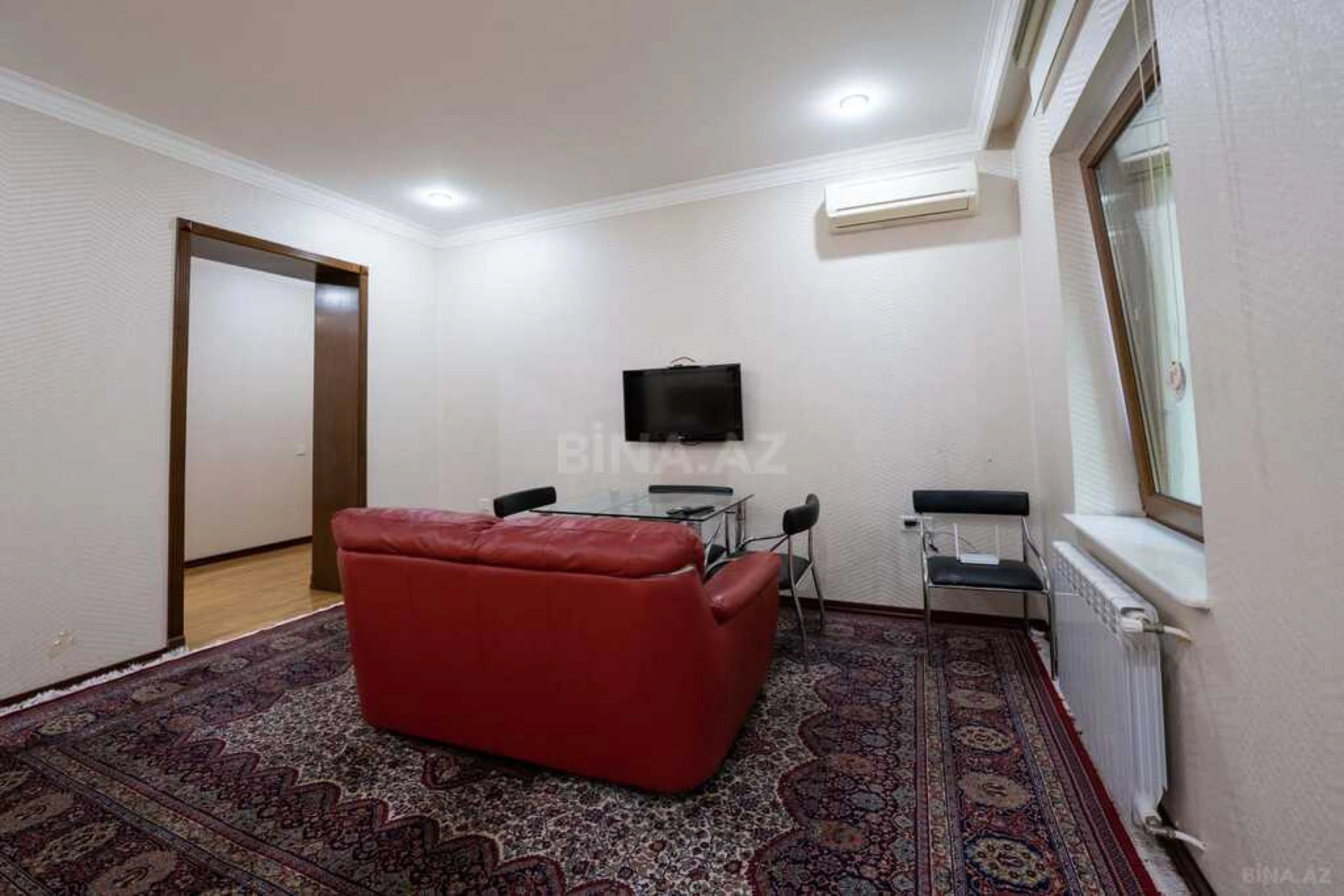 Satılır 11 otaqlı həyət evi 398 m²