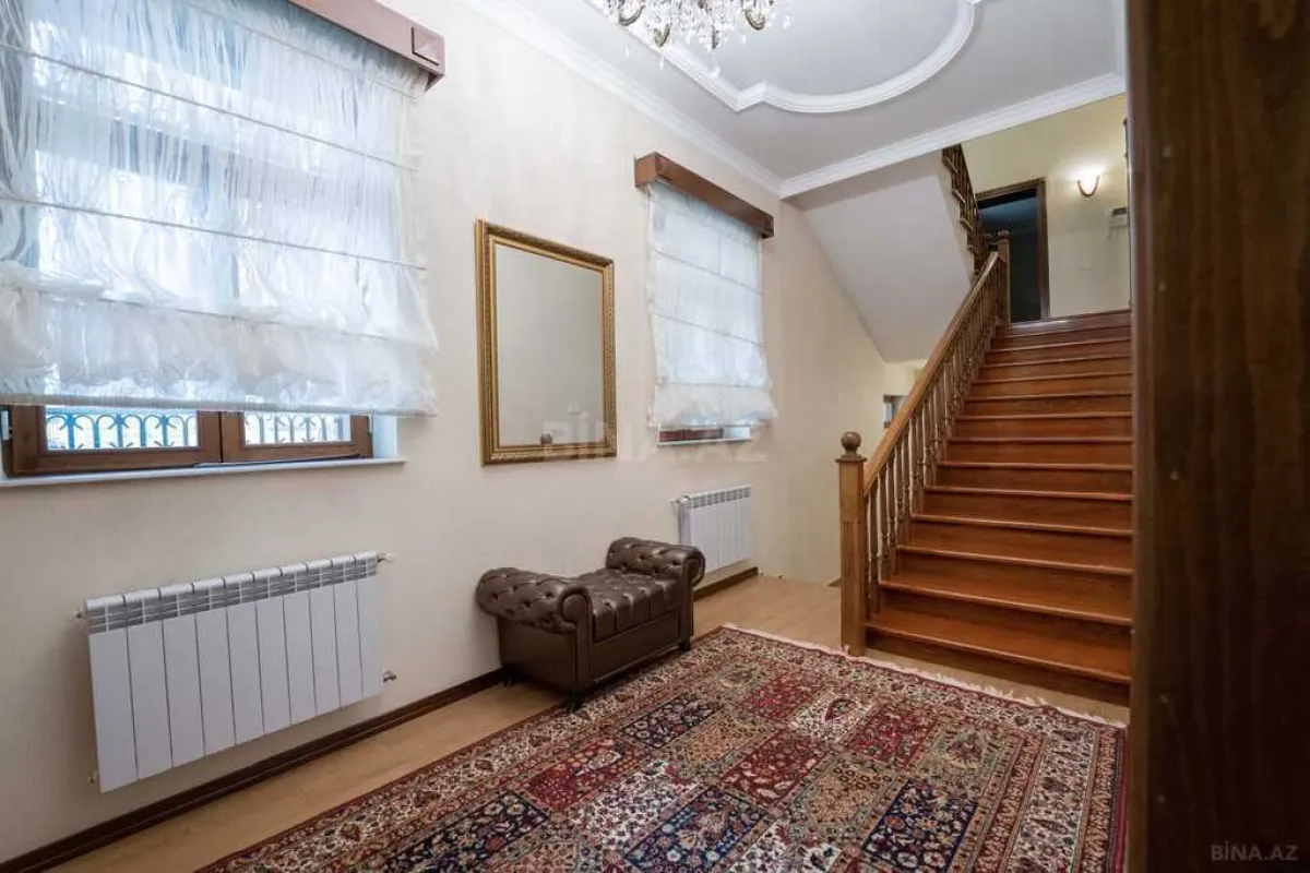 Satılır 11 otaqlı həyət evi 398 m²