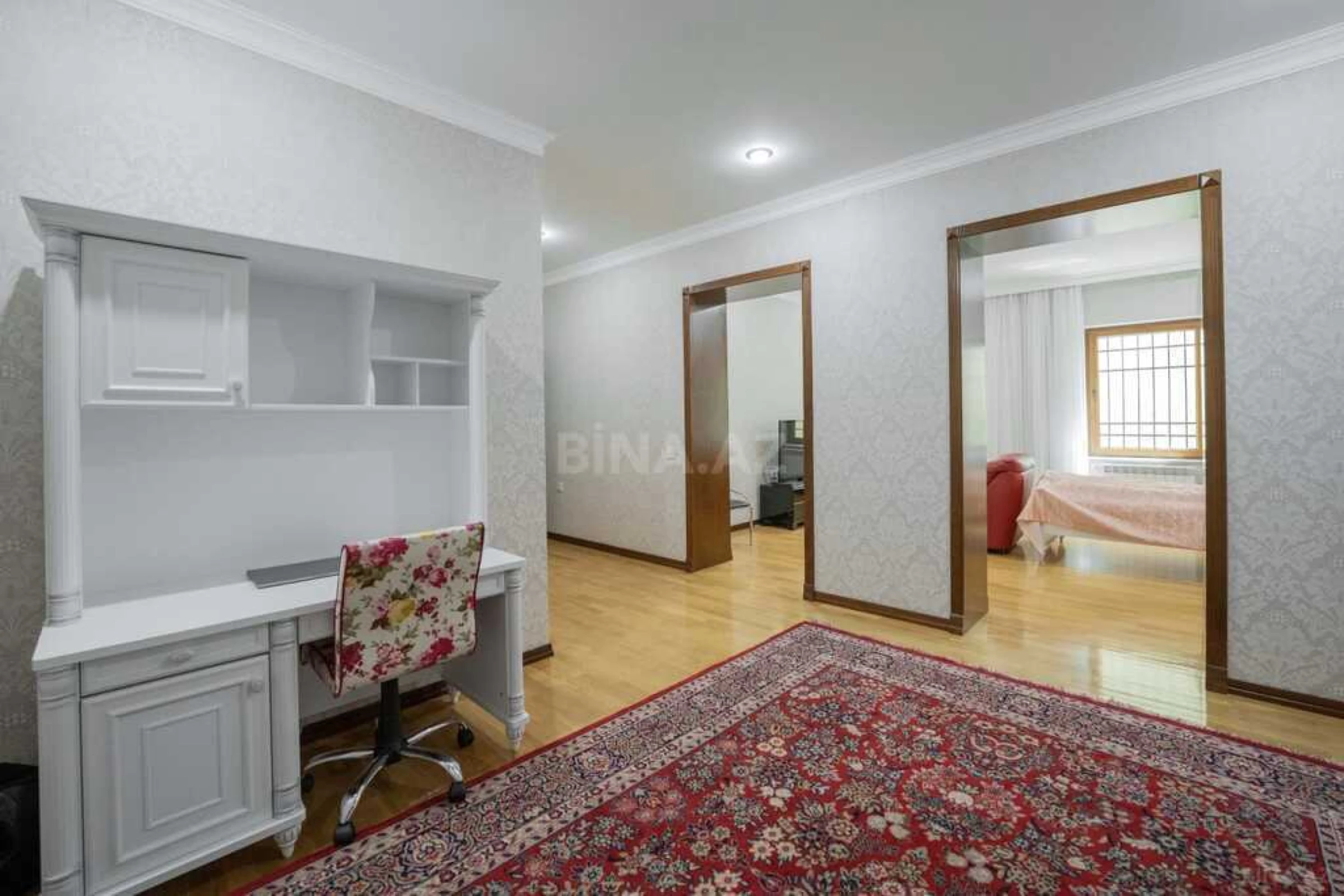 Satılır 11 otaqlı həyət evi 398 m²