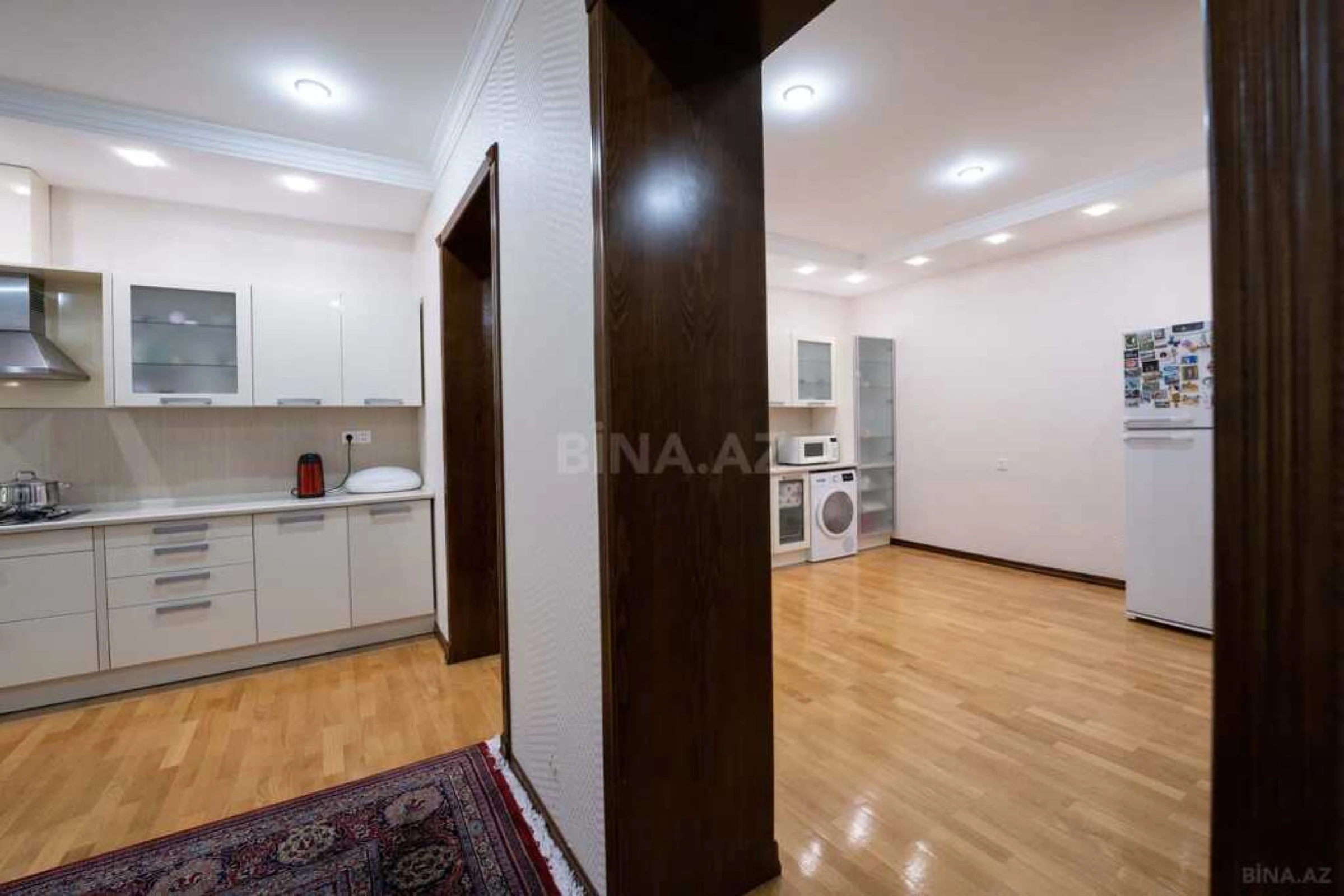 Satılır 11 otaqlı həyət evi 398 m²