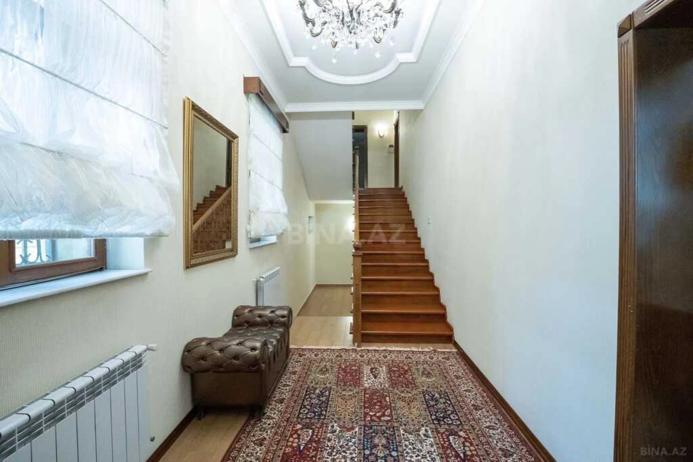 Satılır 11 otaqlı həyət evi 398 m²