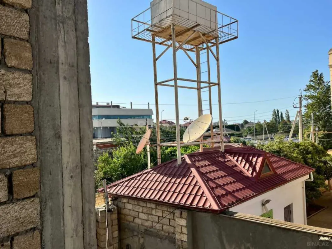 Satılır 9 otaqlı həyət evi 672 m²
