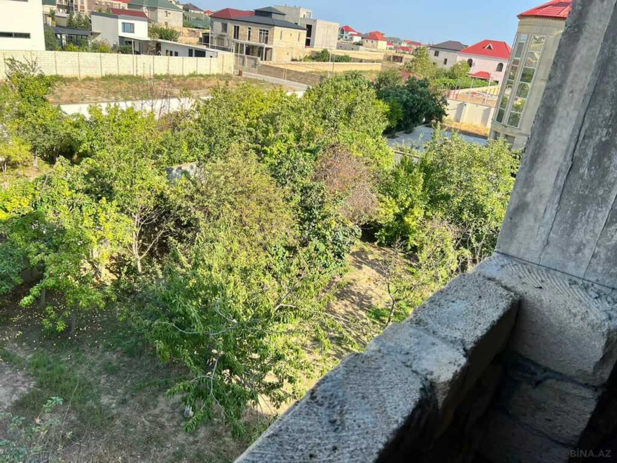 Satılır 9 otaqlı həyət evi 672 m²