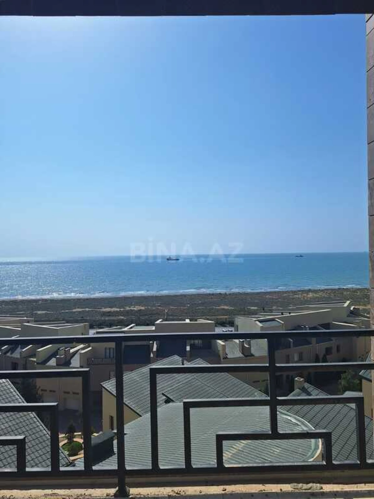 Satılır 11 otaqlı həyət evi 540 m²