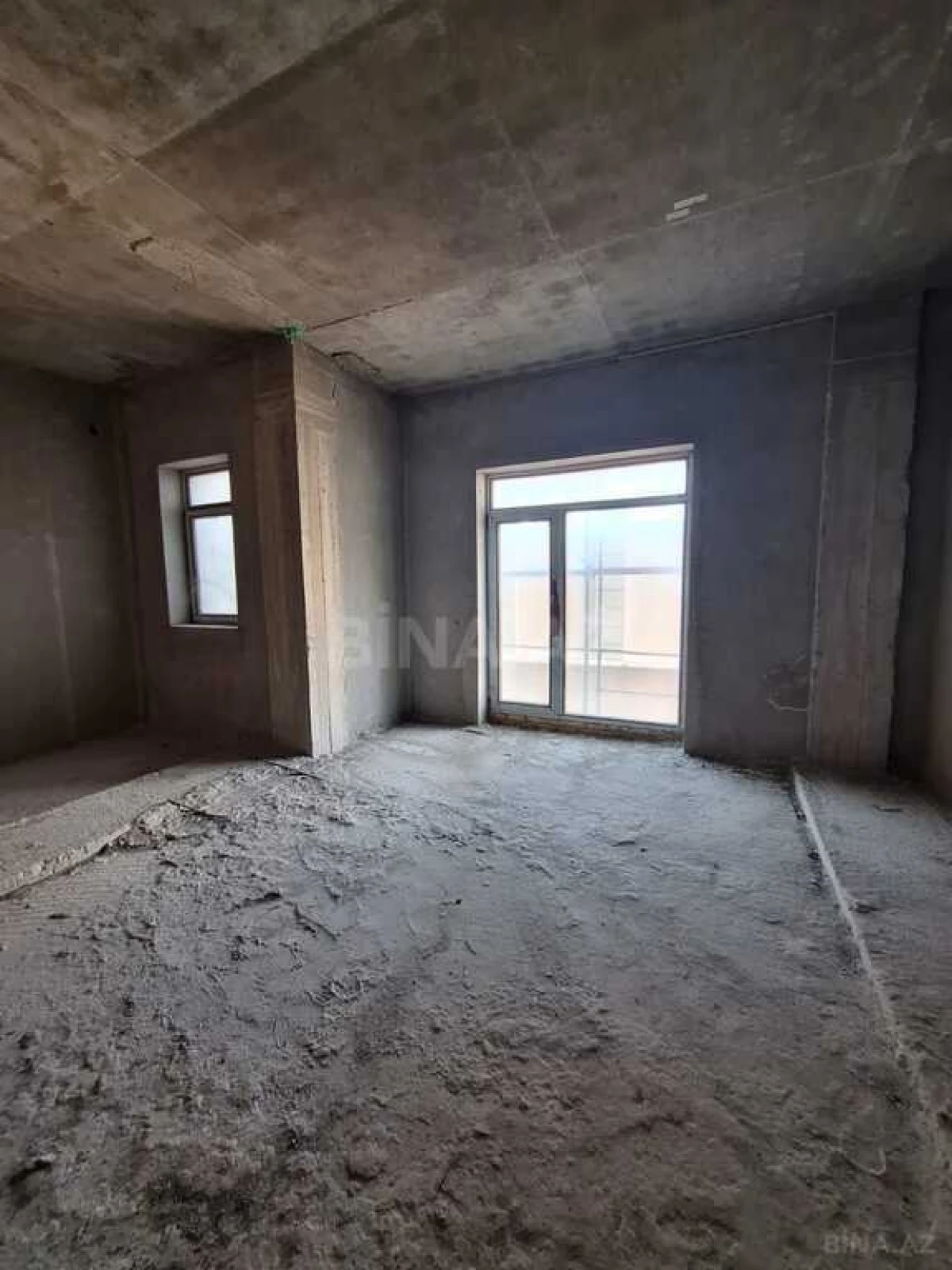 Satılır 11 otaqlı həyət evi 540 m²