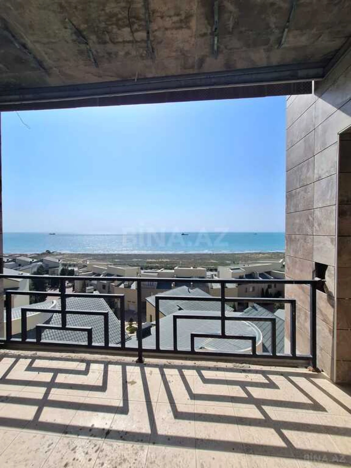 Satılır 11 otaqlı həyət evi 540 m²