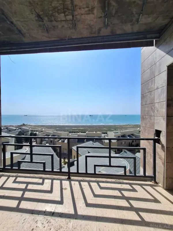 Satılır 11 otaqlı həyət evi 540 m²