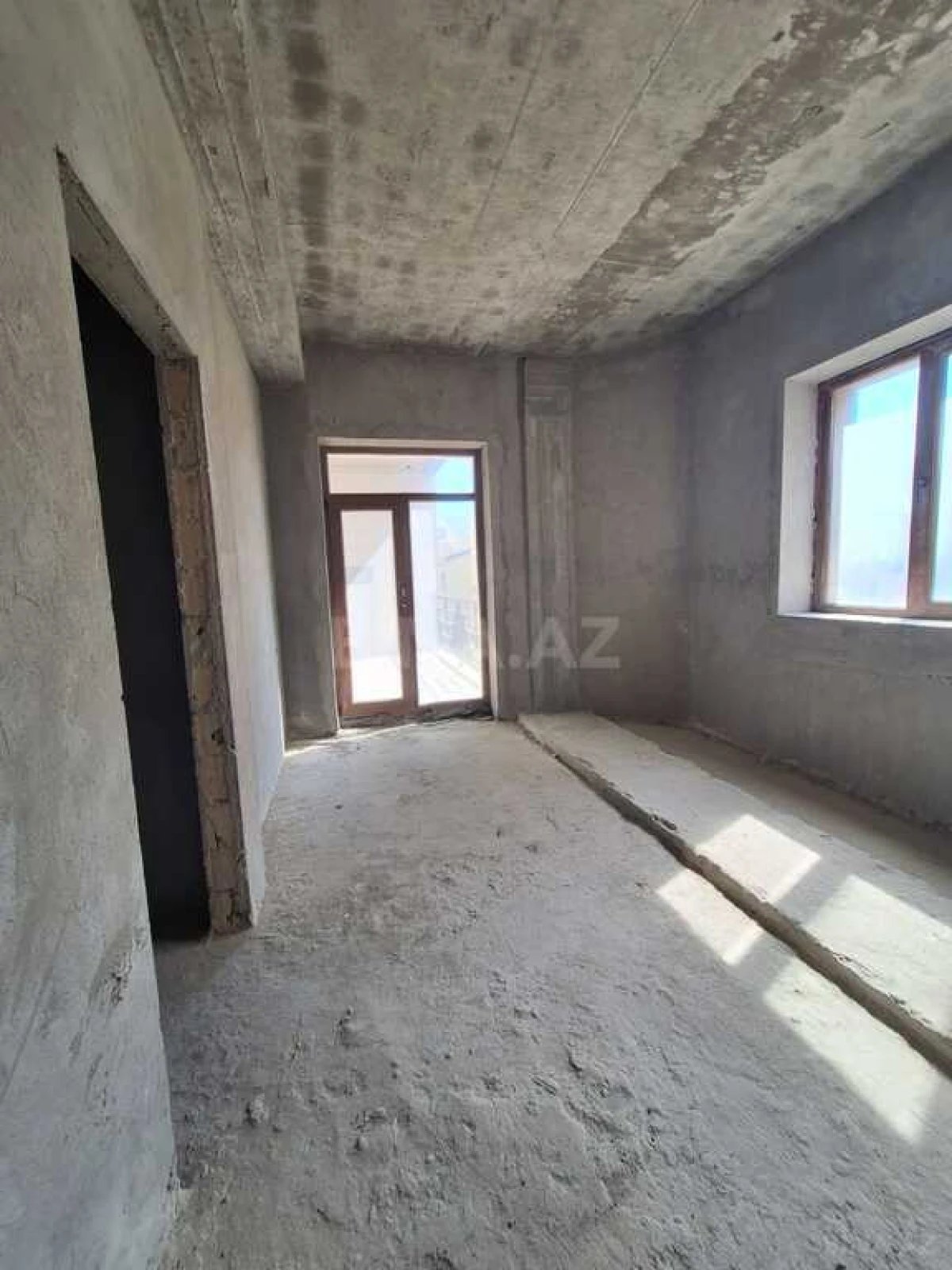 Satılır 11 otaqlı həyət evi 540 m²