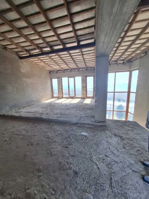 Satılır 11 otaqlı həyət evi 540 m²