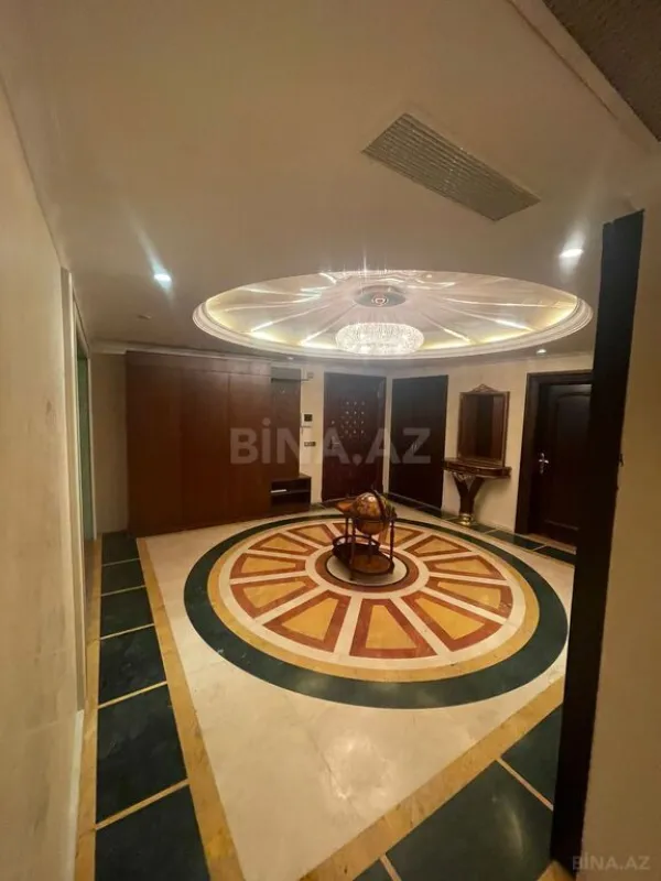 Kirayə verilir 5 otaqlı mənzil 400 m²